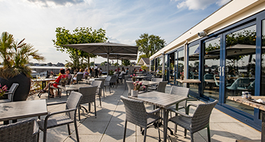 Terras van Fletcher Hotel-Restaurant Loosdrecht-Amsterdam