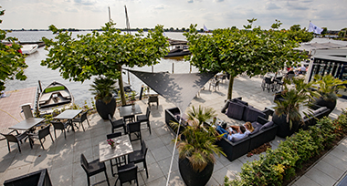 Terras van Fletcher Hotel-Restaurant Loosdrecht-Amsterdam